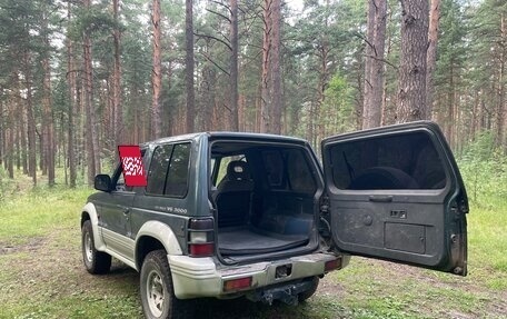 Mitsubishi Pajero III рестайлинг, 1994 год, 460 000 рублей, 3 фотография