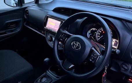 Toyota Vitz, 2017 год, 950 000 рублей, 5 фотография