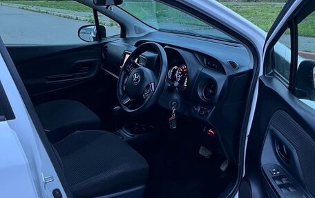 Toyota Vitz, 2017 год, 950 000 рублей, 4 фотография