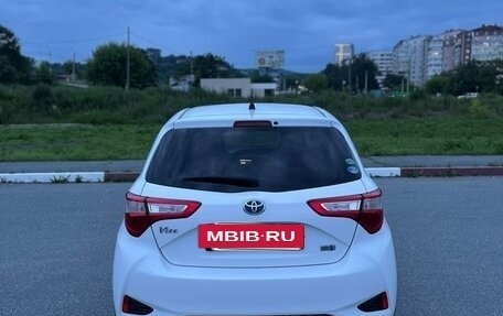 Toyota Vitz, 2017 год, 950 000 рублей, 2 фотография