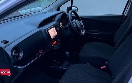 Toyota Vitz, 2017 год, 950 000 рублей, 7 фотография