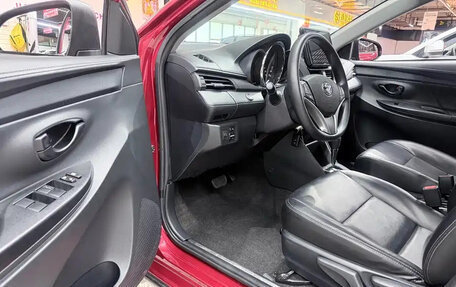 Toyota Yaris Cross, 2022 год, 1 140 000 рублей, 17 фотография