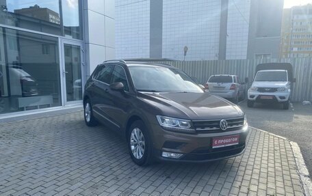 Volkswagen Tiguan II, 2017 год, 2 150 000 рублей, 2 фотография