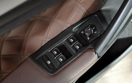 Volkswagen Tiguan II, 2020 год, 2 850 000 рублей, 11 фотография