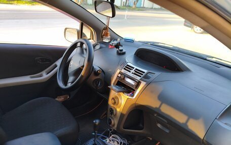 Toyota Yaris III рестайлинг, 2007 год, 530 000 рублей, 9 фотография