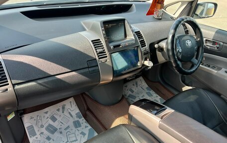 Toyota Prius, 2008 год, 879 000 рублей, 13 фотография