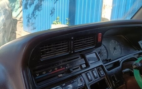 Toyota HiAce H100, 1992 год, 300 000 рублей, 2 фотография