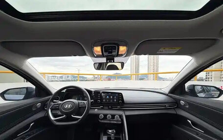 Hyundai Elantra, 2023 год, 1 430 000 рублей, 10 фотография