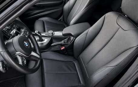 BMW 3 серия, 2017 год, 2 450 000 рублей, 15 фотография