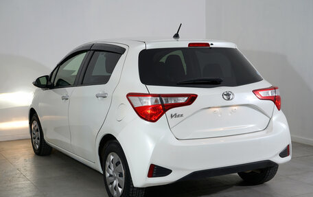 Toyota Vitz, 2019 год, 1 050 000 рублей, 5 фотография