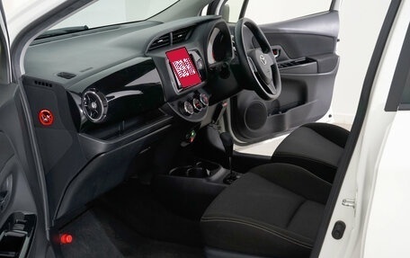 Toyota Vitz, 2019 год, 1 050 000 рублей, 15 фотография