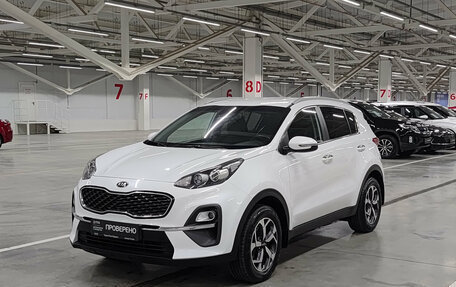 KIA Sportage IV рестайлинг, 2020 год, 2 340 000 рублей, 1 фотография