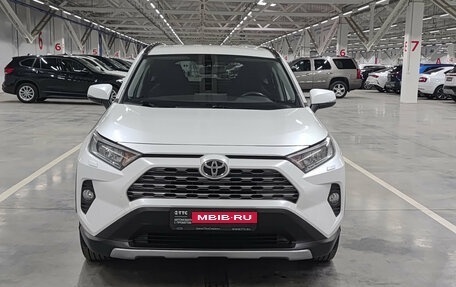 Toyota RAV4, 2020 год, 2 730 000 рублей, 2 фотография
