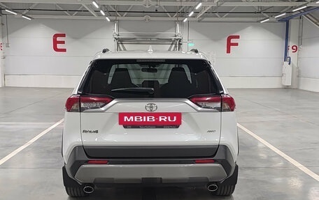 Toyota RAV4, 2020 год, 2 730 000 рублей, 6 фотография