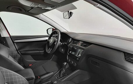 Skoda Octavia, 2017 год, 1 500 000 рублей, 11 фотография