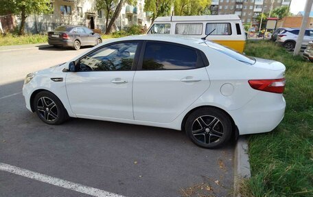 KIA Rio III рестайлинг, 2014 год, 850 000 рублей, 2 фотография