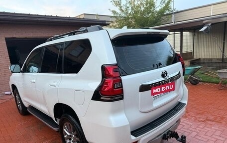 Toyota Land Cruiser Prado 150 рестайлинг 2, 2018 год, 4 250 000 рублей, 4 фотография