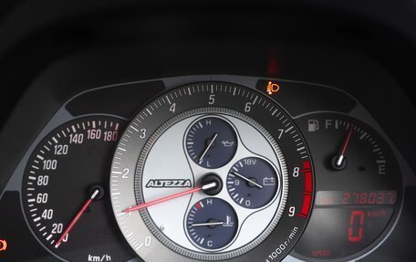 Toyota Altezza, 2004 год, 1 800 000 рублей, 23 фотография