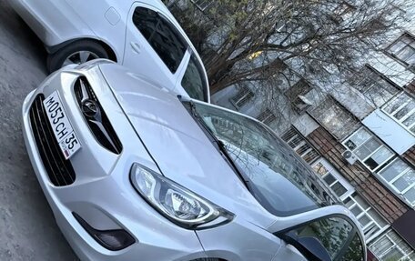Hyundai Solaris II рестайлинг, 2012 год, 600 000 рублей, 3 фотография