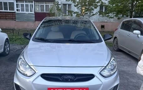 Hyundai Solaris II рестайлинг, 2012 год, 600 000 рублей, 4 фотография