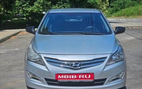 Hyundai Solaris II рестайлинг, 2015 год, 595 000 рублей, 2 фотография
