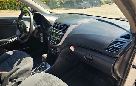 Hyundai Solaris II рестайлинг, 2015 год, 595 000 рублей, 12 фотография