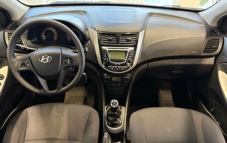 Hyundai Solaris II рестайлинг, 2011 год, 720 000 рублей, 8 фотография