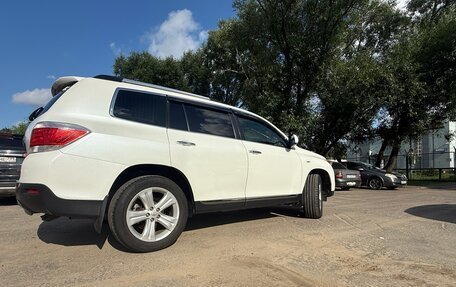 Toyota Highlander III, 2011 год, 2 100 000 рублей, 3 фотография
