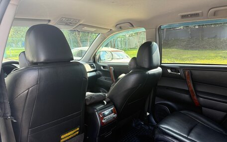 Toyota Highlander III, 2011 год, 2 100 000 рублей, 8 фотография