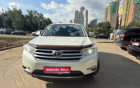 Toyota Highlander III, 2011 год, 2 100 000 рублей, 1 фотография