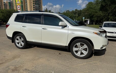 Toyota Highlander III, 2011 год, 2 100 000 рублей, 17 фотография