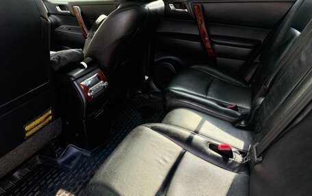 Toyota Highlander III, 2011 год, 2 100 000 рублей, 19 фотография