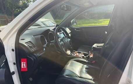 Toyota Highlander III, 2011 год, 2 100 000 рублей, 18 фотография