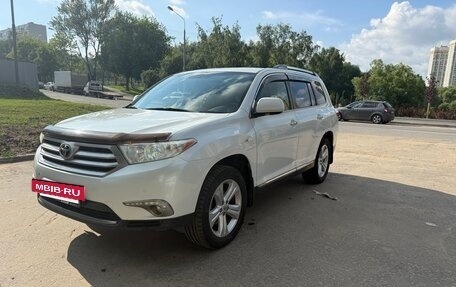 Toyota Highlander III, 2011 год, 2 100 000 рублей, 16 фотография