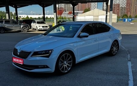 Skoda Superb III рестайлинг, 2016 год, 1 820 000 рублей, 1 фотография