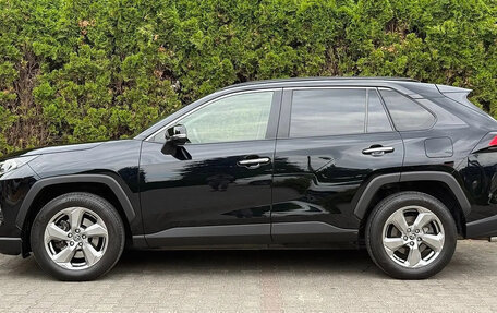 Toyota RAV4, 2019 год, 2 620 000 рублей, 4 фотография