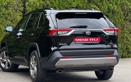 Toyota RAV4, 2019 год, 2 620 000 рублей, 5 фотография