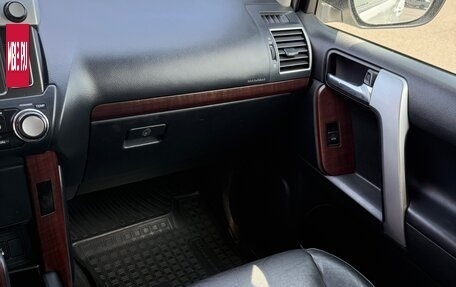 Toyota Land Cruiser Prado 150 рестайлинг 2, 2017 год, 3 900 000 рублей, 11 фотография