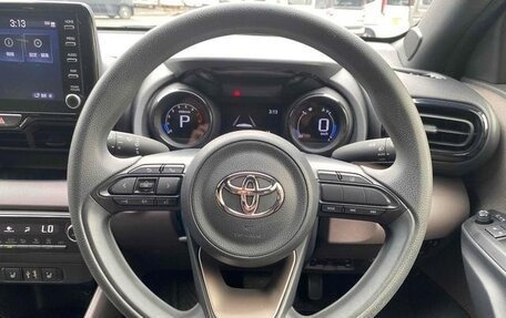 Toyota Yaris, 2023 год, 850 777 рублей, 10 фотография