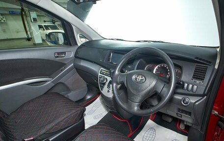 Toyota ISis I, 2010 год, 969 000 рублей, 10 фотография