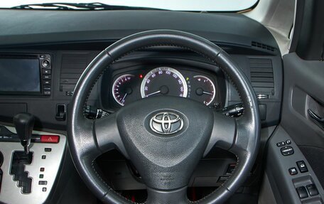 Toyota ISis I, 2010 год, 969 000 рублей, 12 фотография