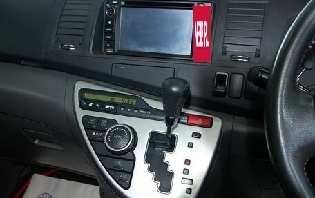 Toyota ISis I, 2010 год, 969 000 рублей, 15 фотография