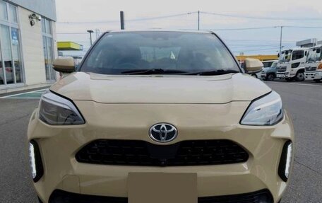 Toyota Yaris Cross, 2023 год, 1 390 000 рублей, 2 фотография