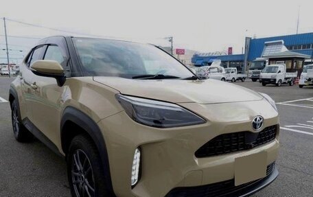 Toyota Yaris Cross, 2023 год, 1 390 000 рублей, 3 фотография