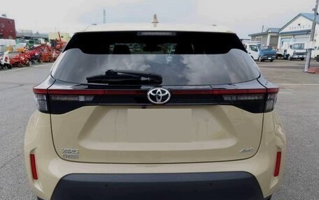 Toyota Yaris Cross, 2023 год, 1 390 000 рублей, 6 фотография