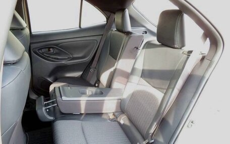 Toyota Yaris Cross, 2023 год, 1 390 000 рублей, 10 фотография