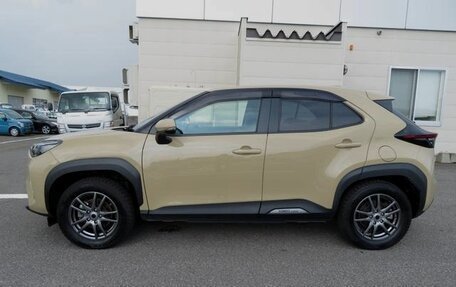 Toyota Yaris Cross, 2023 год, 1 390 000 рублей, 8 фотография