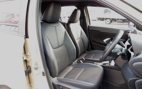 Toyota Yaris Cross, 2023 год, 1 390 000 рублей, 14 фотография
