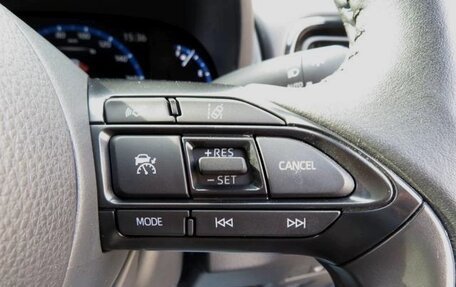 Toyota Yaris Cross, 2023 год, 1 390 000 рублей, 26 фотография