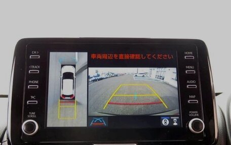 Toyota Yaris Cross, 2023 год, 1 390 000 рублей, 33 фотография